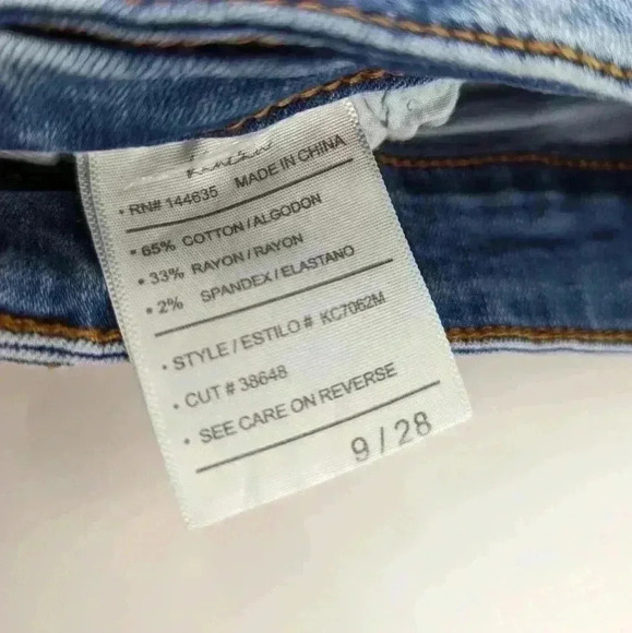 Kancan women's size 9/28 blue jean shorts with cuff rolled bottom - Picture 6 of 7